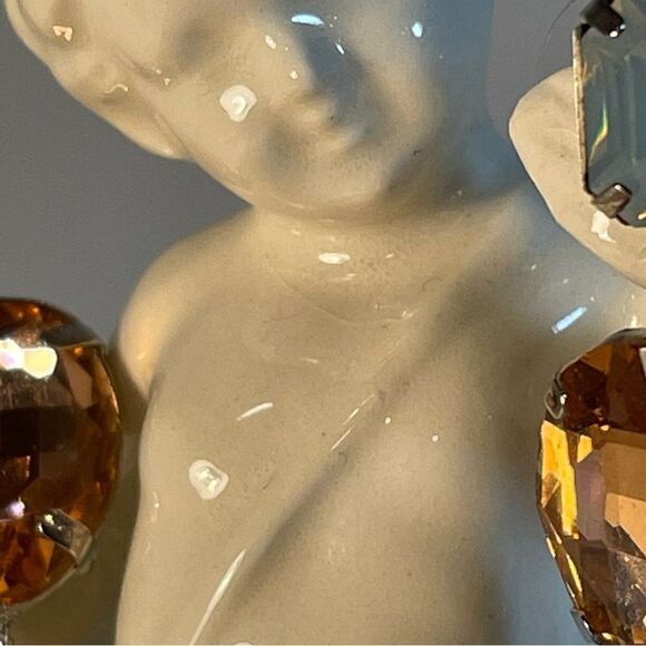 Gorgeous crystal drop earrings in Apricot and milky crystal. - Picture 6 of 13